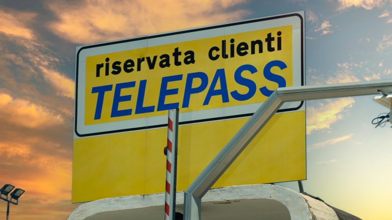 Brutta sorpresa per chi usa Telepass: aumentano i costi di assistenza e Twin